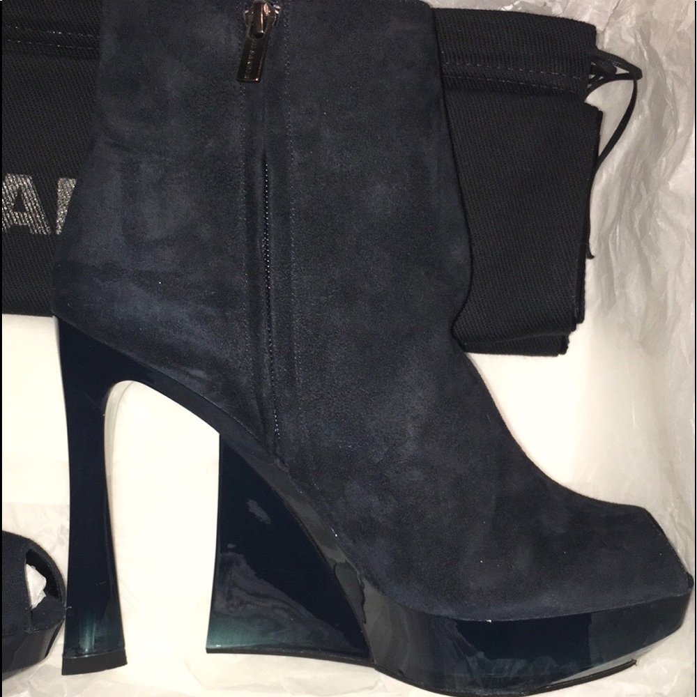 Jill Sander Black Suede Peep Toe Ankle Boots * Zip up Closure* Very Unique Heels